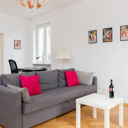 100m2 With Beautiful Old Town View By Renters Apartment *