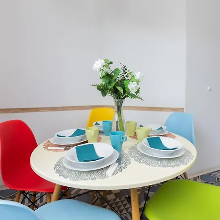100m2 With Beautiful Old Town View By Renters