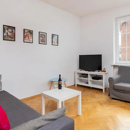 Apartment 100m2 With Beautiful Old Town View By Renters *