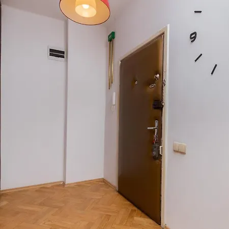 Apartment 100m2 With Beautiful Old Town View By Renters *